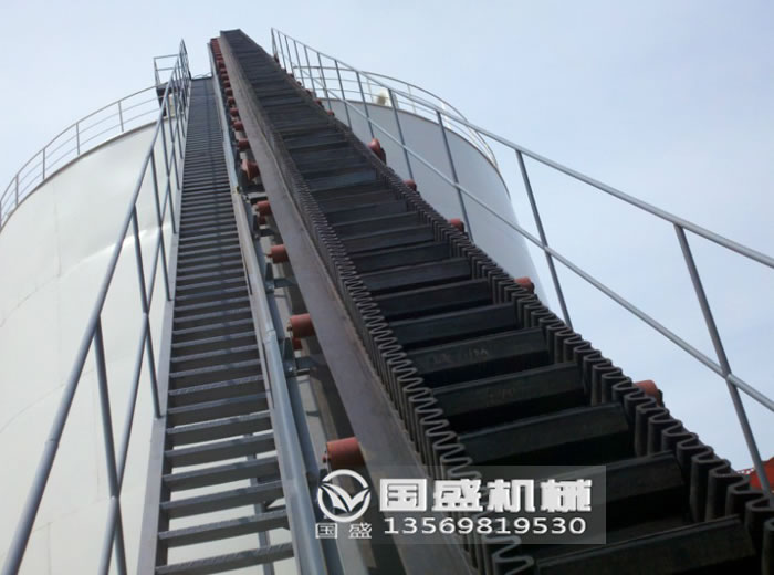 裙邊皮帶機圖片 裙邊皮帶機圖片